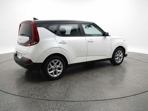Used 2025 Kia Soul LX w/ LX Technology Package FWD image 9