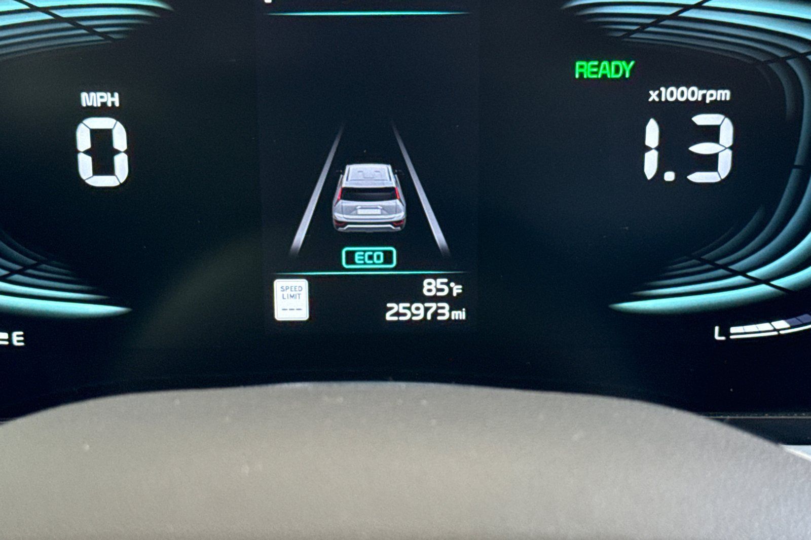 Used 2025 Kia Niro LX FWD image 24