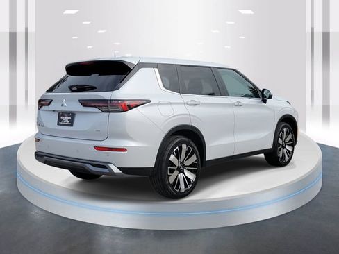 New 2026 Mitsubishi Outlander SE image 4