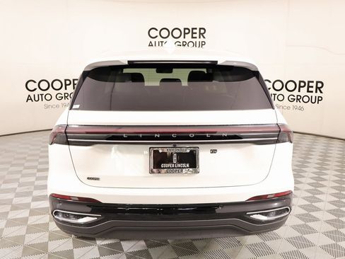 New 2026 Lincoln Nautilus Premier image 21