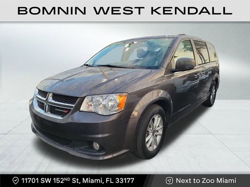 Used 2020 Dodge Grand Caravan SXT image 2