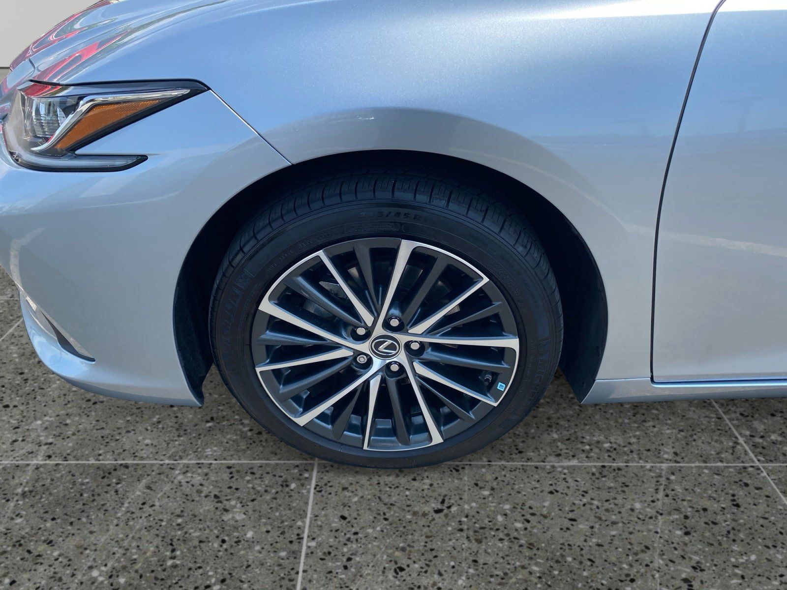 Used 2023 Lexus ES 350 w/ Premium Package FWD image 14