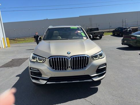 Used 2019 BMW X5 xDrive40i w/ Executive Package image 2