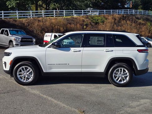 New 2025 Jeep Grand Cherokee Laredo X w/ Luxury Tech Group I image 16