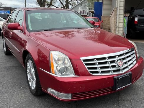Used 2008 Cadillac DTS Luxury I w/ Sun And Sound Package FWD image 4