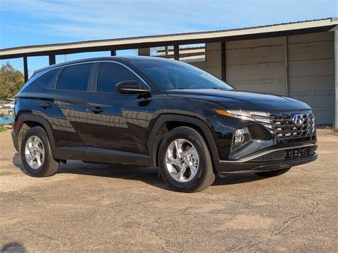 Used 2024 Hyundai Tucson SE image 2