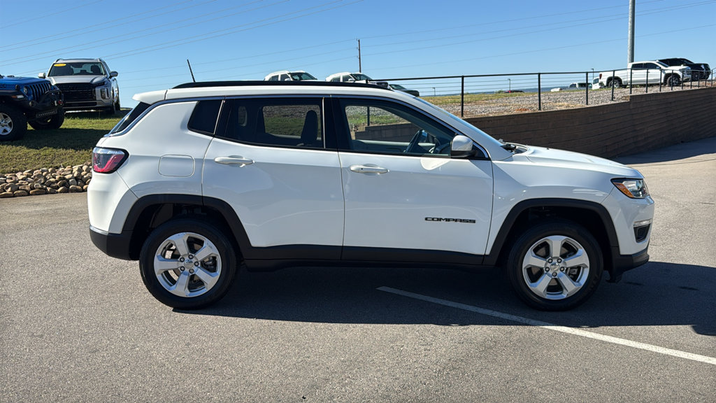 Used 2021 Jeep Compass Latitude w/ Sun and Sound Group AWD/4WD image 8