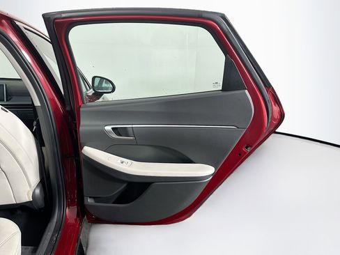 Used 2025 Hyundai Sonata SEL FWD image 30