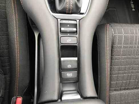 Certified 2025 Honda HR-V Sport image 21