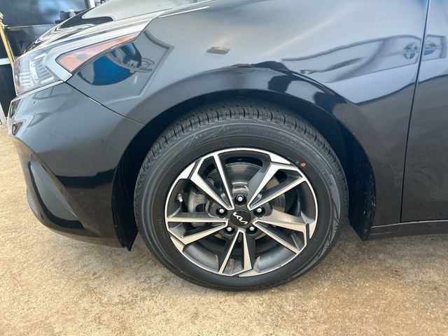 Certified 2023 Kia Forte LXS w/ LXS Technology Package FWD image 20