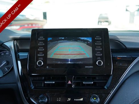 Used 2021 Toyota Camry SE FWD image 11