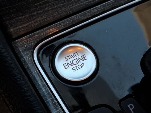 Used 2018 Volkswagen Passat 2.0T SE image 31