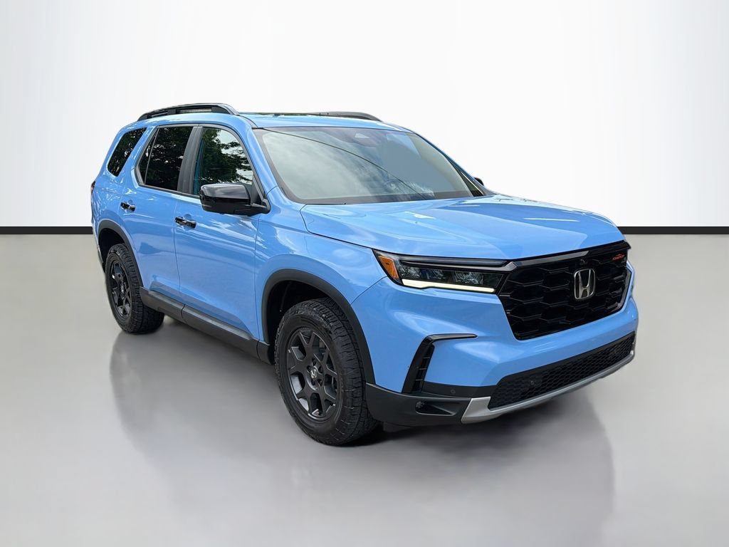 Used 2025 Honda Pilot TrailSport image 8