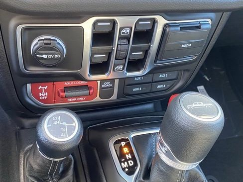 New 2025 Jeep Gladiator Willys image 22