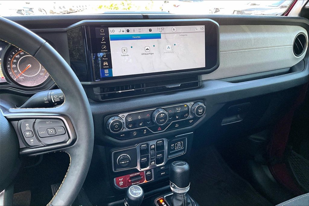 Used 2024 Jeep Gladiator Sport AWD/4WD image 8