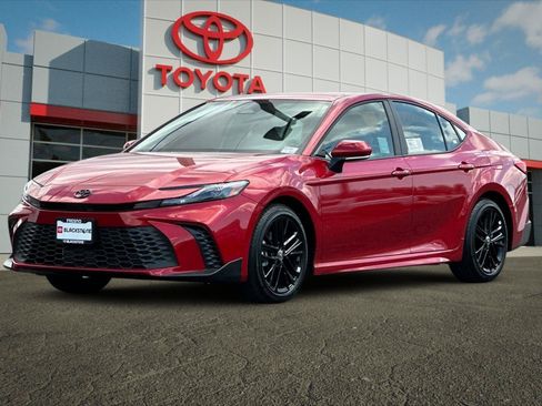 Used 2026 Toyota Camry SE w/ Multimedia Upgrade Package FWD image 7
