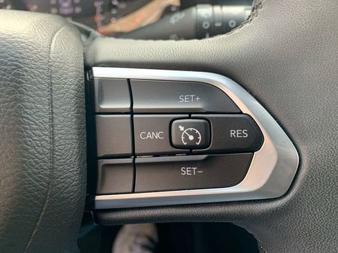 Used 2023 Jeep Compass Altitude image 29