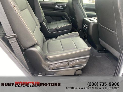 Used 2023 GMC Yukon SLT AWD/4WD image 28