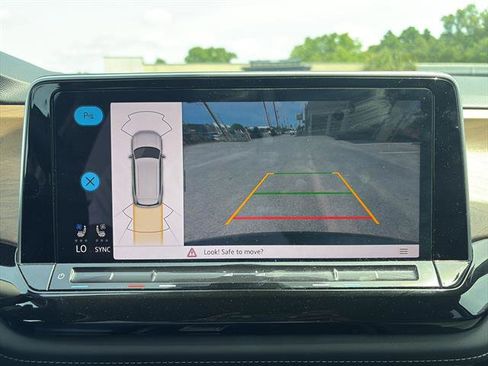 Certified 2025 Volkswagen Atlas SE FWD image 22