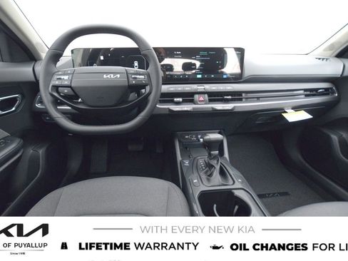 New 2025 Kia K4 EX image 17