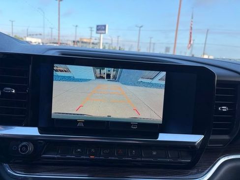 Used 2025 Chevrolet Silverado 1500 LT RWD image 13