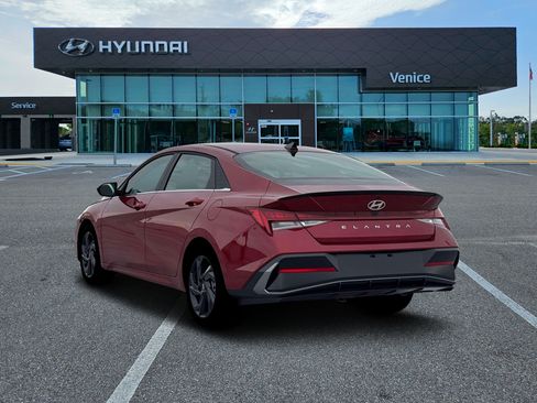 New 2026 Hyundai Elantra SEL Sport FWD image 24