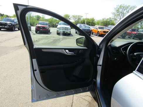 Used 2022 Ford Escape Titanium FWD image 22