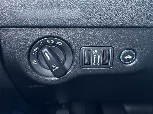 Used 2020 Dodge Charger SXT image 24