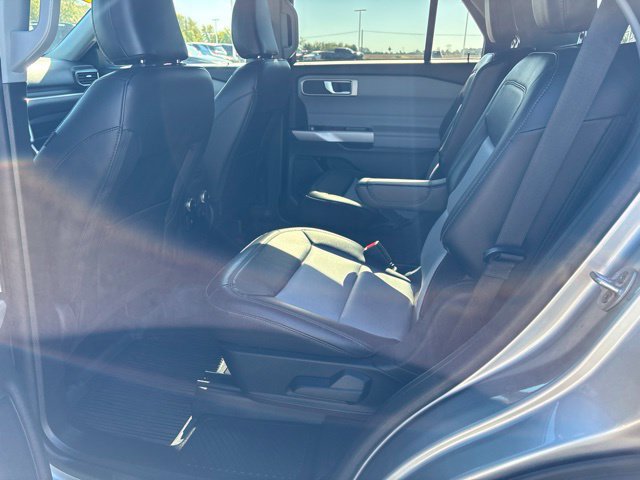 Used 2022 Ford Explorer XLT w/ Equipment Group 202A AWD/4WD image 32