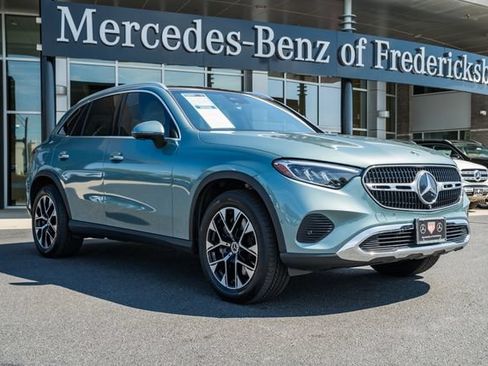 Used 2025 Mercedes-Benz GLC 350e 4MATIC image 1