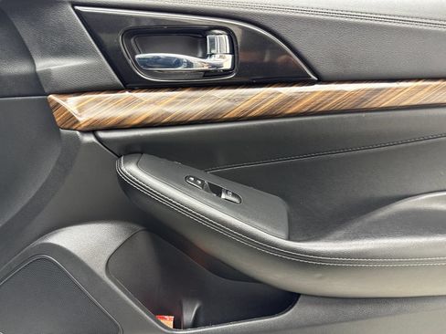 Used 2018 Nissan Maxima Platinum FWD image 43