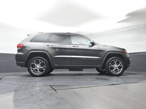 Used 2019 Jeep Grand Cherokee Overland AWD/4WD image 33