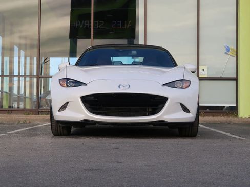 Used 2023 MAZDA MX-5 Miata Grand Touring image 4