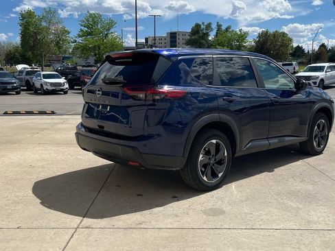 Used 2025 Nissan Rogue SV AWD/4WD image 4