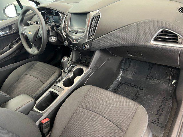 Used 2016 Chevrolet Cruze LT FWD image 15