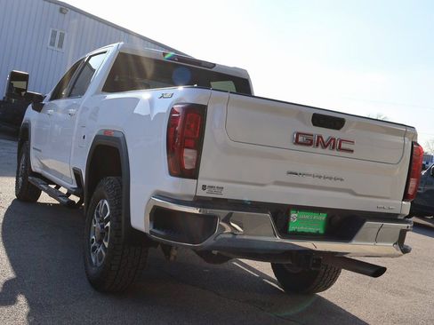 Used 2024 GMC Sierra 2500 SLE image 3