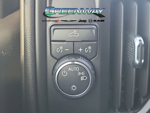 Used 2025 Chevrolet Silverado 1500 Custom image 15