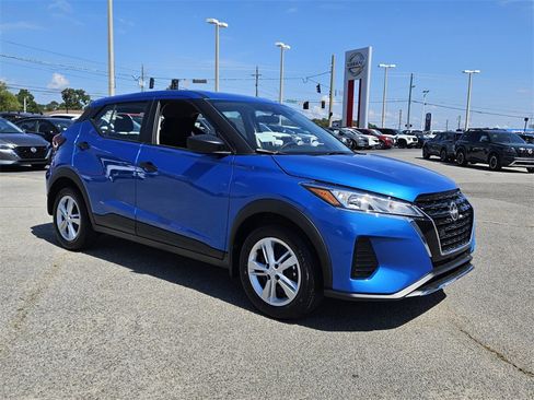 New 2025 Nissan Kicks Play S image 15