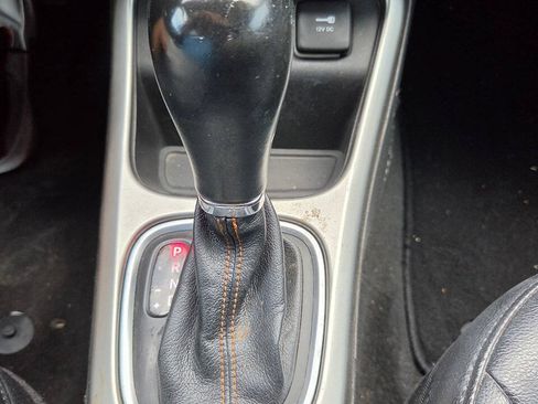 Used 2018 Jeep Compass Latitude FWD image 21