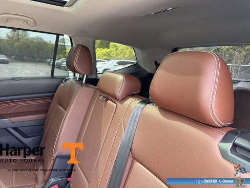 Used 2023 Volkswagen Atlas SE w/ Panoramic Sunroof Package image 9