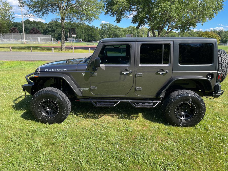 Used 2014 Jeep Wrangler Unlimited Rubicon w/ Connectivity Group AWD/4WD image 35