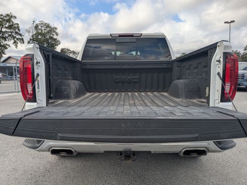 Used 2022 GMC Sierra 1500 SLT w/ SLT Premium Plus Package AWD/4WD image 12