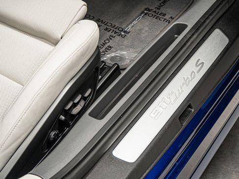 Used 2022 Porsche 911 Turbo S image 30