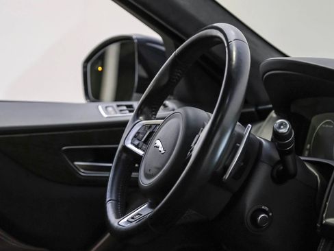 Used 2018 Jaguar F-PACE S image 10