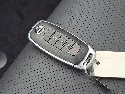 New 2026 Nissan Rogue Platinum image 38