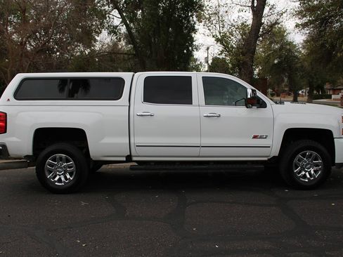 Used 2016 Chevrolet Silverado 2500 LTZ image 3