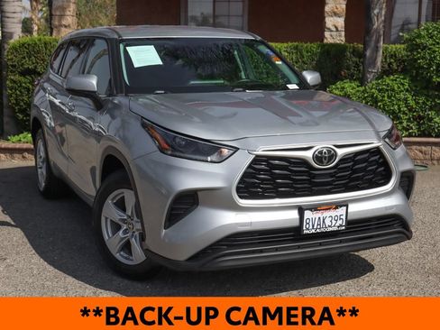 Used 2021 Toyota Highlander L FWD image 2
