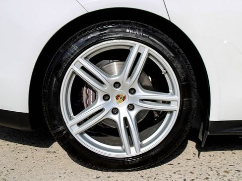 Used 2020 Porsche Panamera image 37