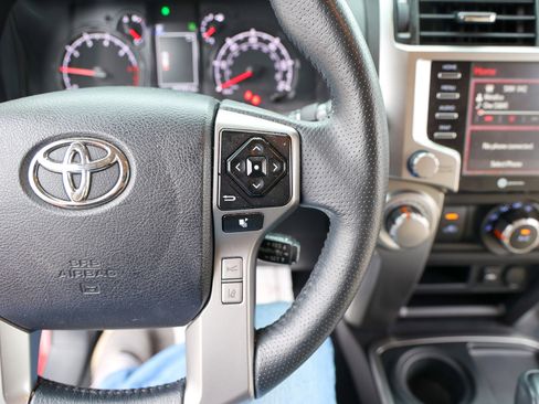 Used 2022 Toyota 4Runner SR5 Premium w/ Moonroof Package RWD image 20