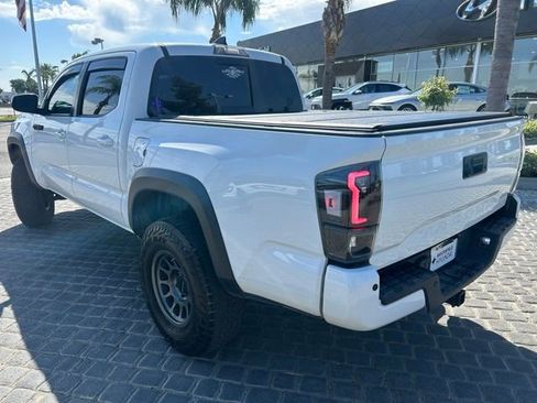 Used 2019 Toyota Tacoma TRD Off-Road w/ Technology Package AWD/4WD image 3